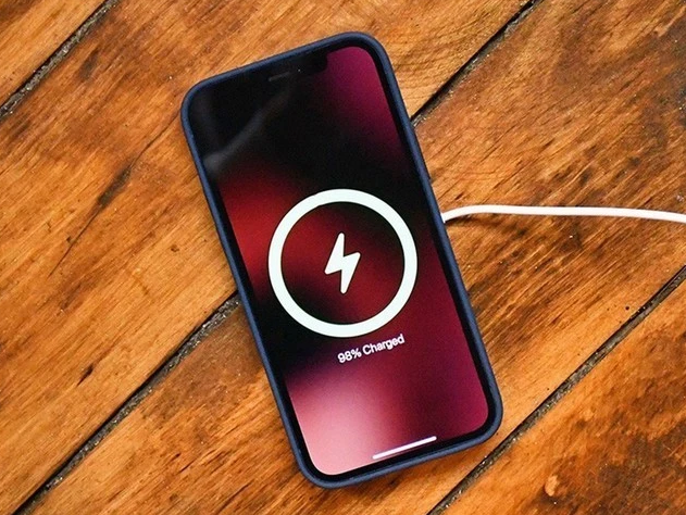 琼海苹果手机维修分享iPhone 12可以随便充电吗 